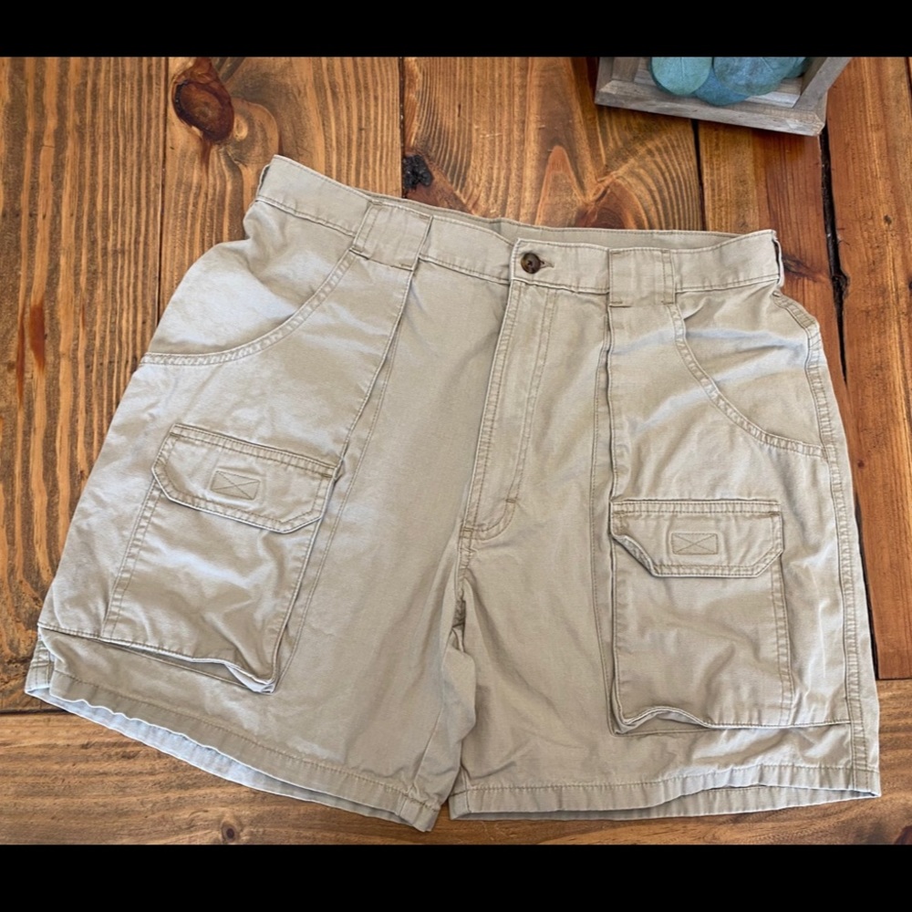 Woolrich Shorts size‎ 33